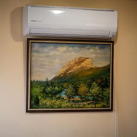 Natura - Private By A Near Vratsa Vakantiehuis *